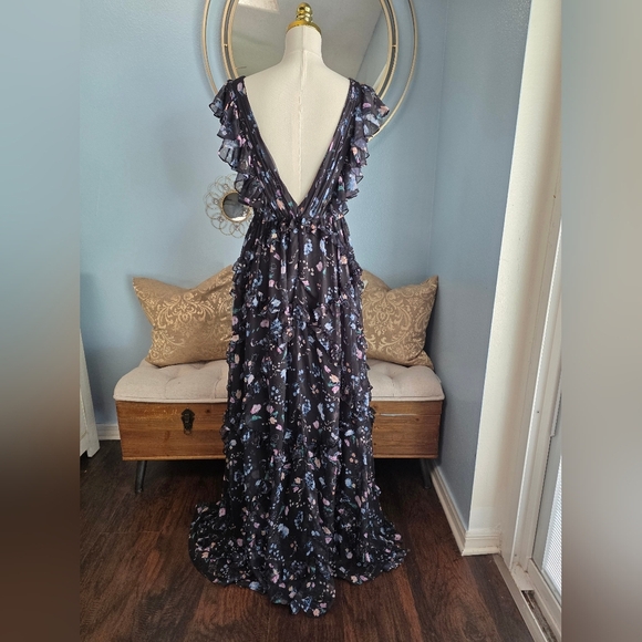 Mac Duggal Ieena Floral Ruffle V-Neck Gown - Picture 6 of 10